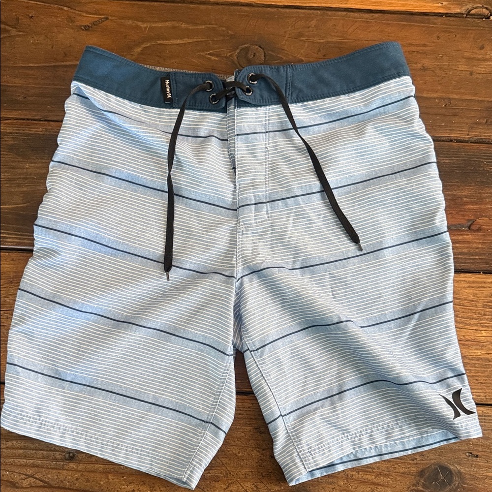 Hurley Boy’s Light Blue & Navy Striped Board Shorts size 12